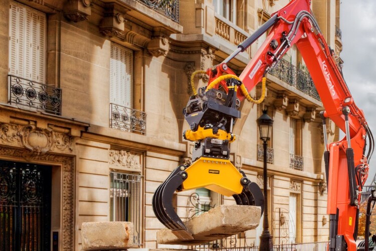Engcon's Q-Safe system does not infringe Rototilt's patent, the court said.