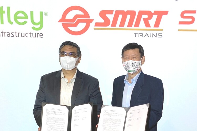 aushik Chakraborty of Bentley Asia South and Gan Boon Jin of Strides Engineering at the MoU signing