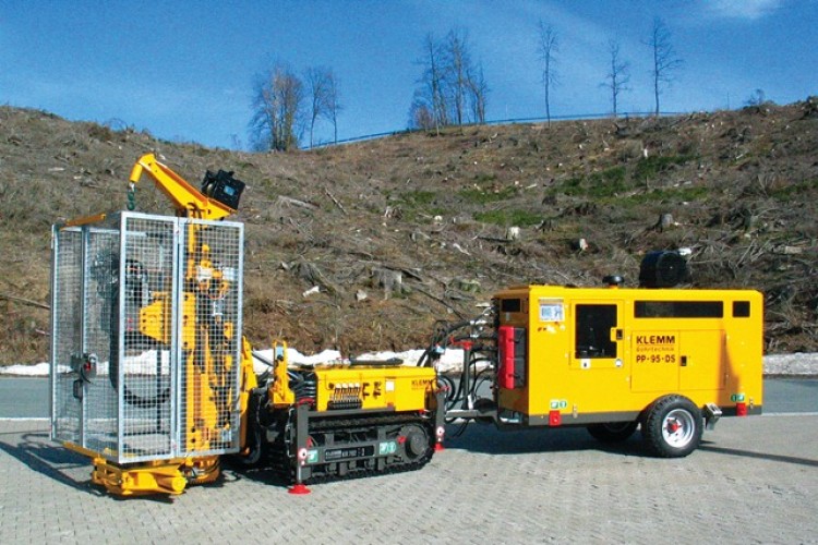 Klemm 702-2 piling rig 