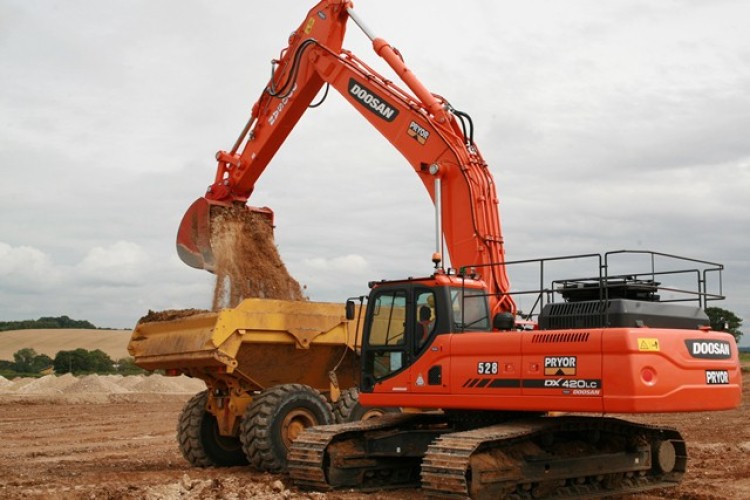 Pryor's new machine at work on a reservoir project near Newmarket in Suffolk, excavating 30,000 cu m of material