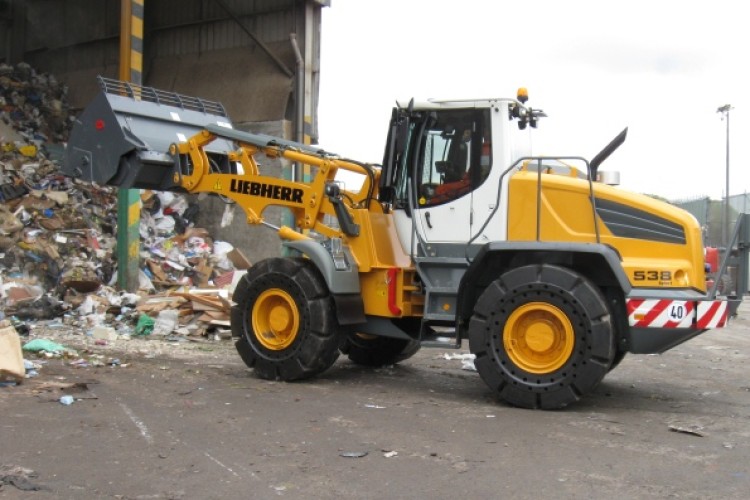 Liebherr L 538 P waste handler