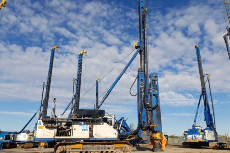 Junttan piling rig fitted with Eminox technology