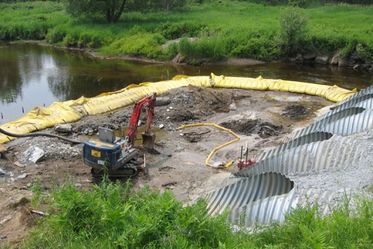 Water Barrier can be used to retain any liquids