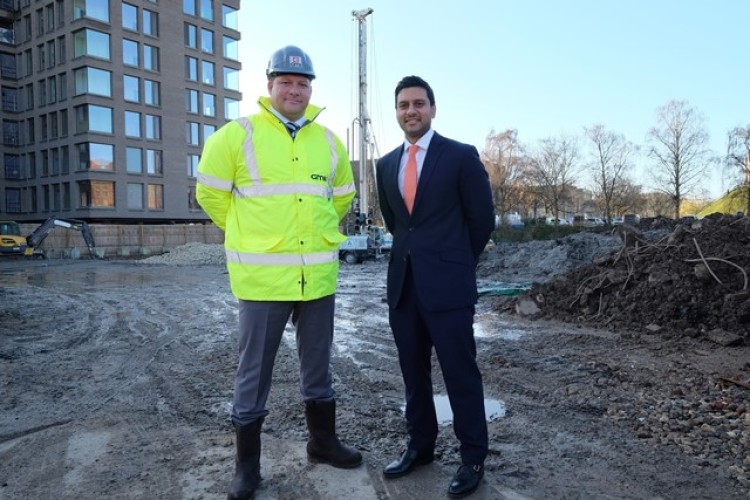 GMI's Lee Powell (left) on site with Ravi Majithia from Avantis Hotels 
