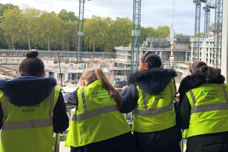 Schoolgirls visit Multiplex's Chelsea Barracks site