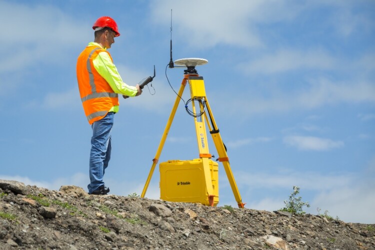 The Trimble R750 