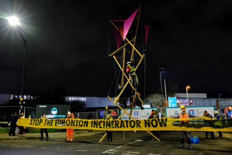 Extinction Rebellion activists blockaded the waste facility in north London on Monday morning (Source: Twitter)
