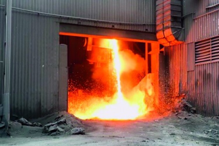 Electric arc furnace (EAF) steel recycling process. For the Cambridge Electric Cement process this material will be cooled to make Portland cement clinker [Credit: UKFIRES]