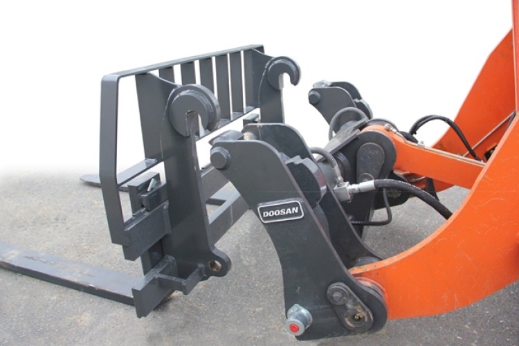 Doosan's new quick coupler for wheeled loaders
