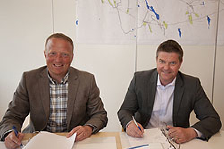 Jernbaneverket&rsquo;s Harald Nikolaisen and Skanska&rsquo;s Anders Danielsson