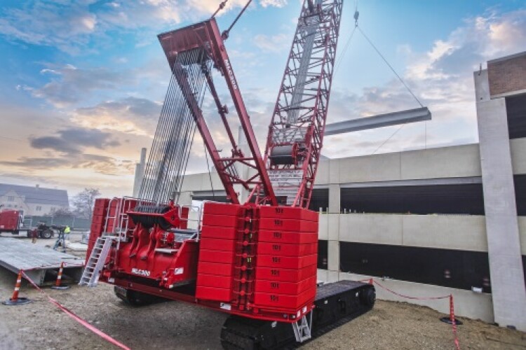 Manitowoc's 350-tonne capacity MLC300 now has further reach