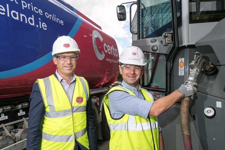 Sisk energy manager Ian O&rsquo;Connor (right) with Certa Ireland managing director Andrew Graham