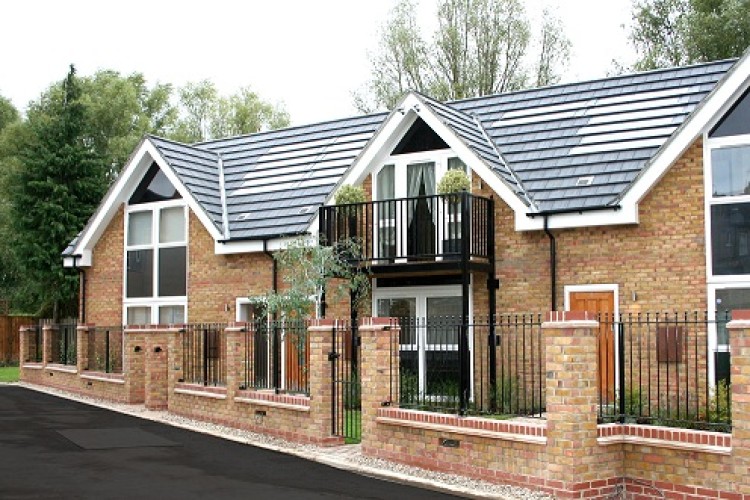 redland-solar-pv-tile-powers-new-homes