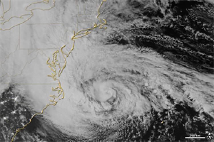 Hurricane Sandy approaching the Atlantic coast of the U.S. in the early morning hours of 29 October 2012. (NASA Earth Observatory image by Jesse Allen and Robert Simmon) 