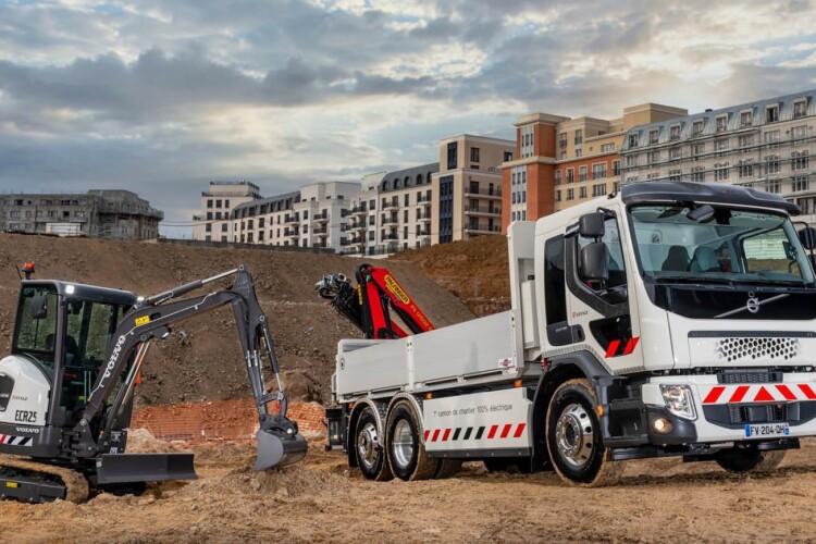 Eiffage's ECR25 Electric excavator and Volvo FE Electric 6X2 truck 