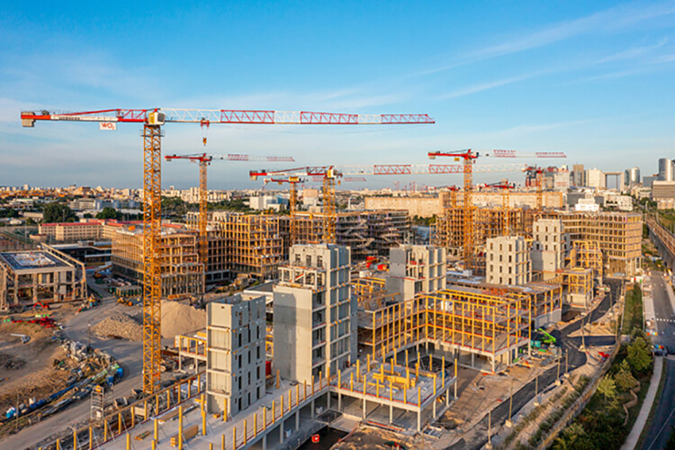 Main contractor GCC has hired the cranes under a leasing agreement with Liebherr&rsquo;s French subsidiary