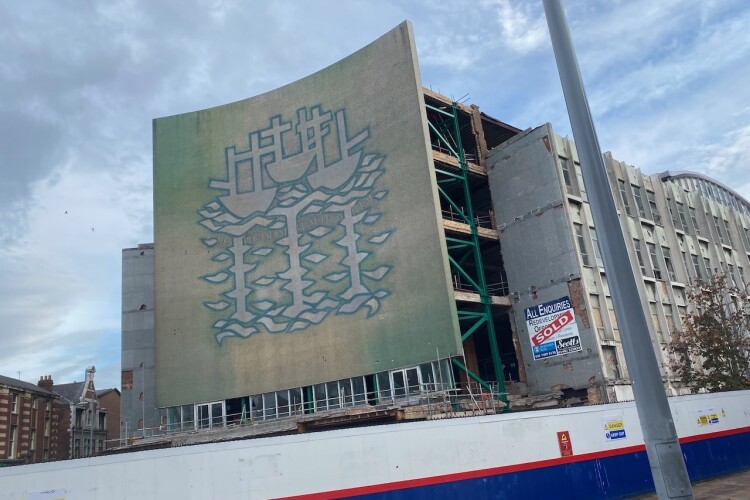 The Three Ships Mural has had structural steel fitted to allow its retention when the BHS building is demolished