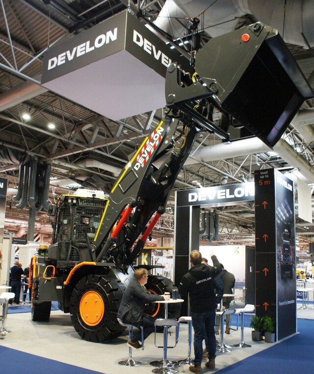 New Develon wheeled loader for waste handling