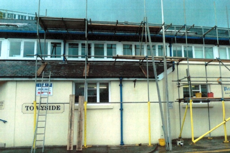 This ropey scaffolding in Old Station Road, Carmarthen was right next door to the local HSE office