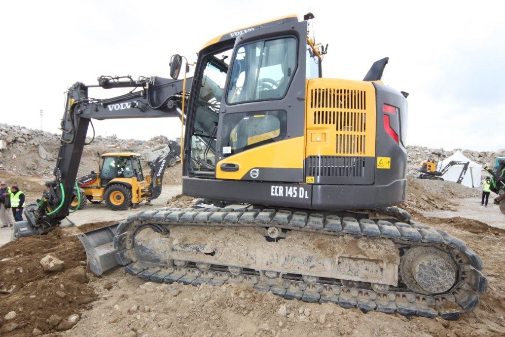 Volvo Series excavators put on the Va Va Voom in France