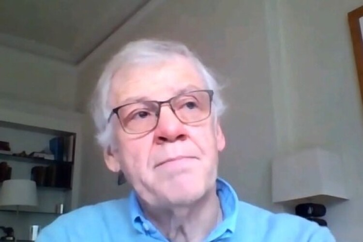 Report co-author Paul Morrell was senior partner of Davis Langdon, before its sale to Aecom, and subsequently chief construction advisor from 2009 to 2013