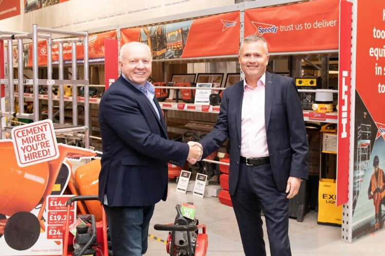 B&Q chief executive Graham Bell (left) and Speedy chief executive Russell Down at Speedy&rsquo;s concession within B&Q Hedge End in Southampton