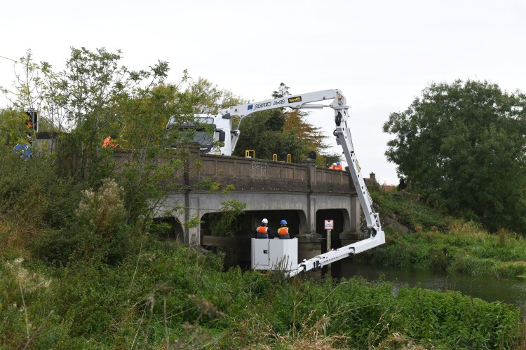AFI company Facelift was the first to order the Aspen A-62 bridge inspection unit from Versalift