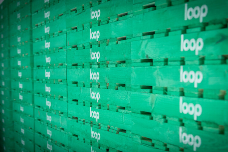 Loop pallets are a distinctive shade of green