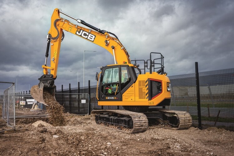 The short tailswing JCB 245XR